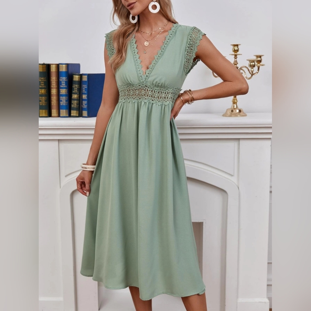 Elegant Lace Empire Waist Deep V-neck Sleeveless Boho Summer Midi Dress Green